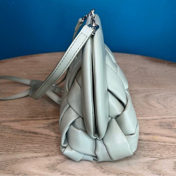 Themoire Tia Weaved Clutch Vegan Leather Puffy Crossbody Shoulder Light Green - Picture 4 of 10